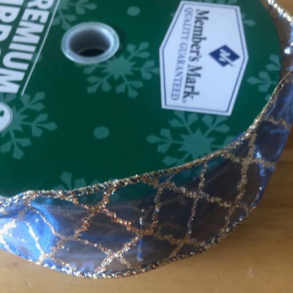 New Member's Mark blue holiday ribbon Alhambra pattern - Picture 3 of 3